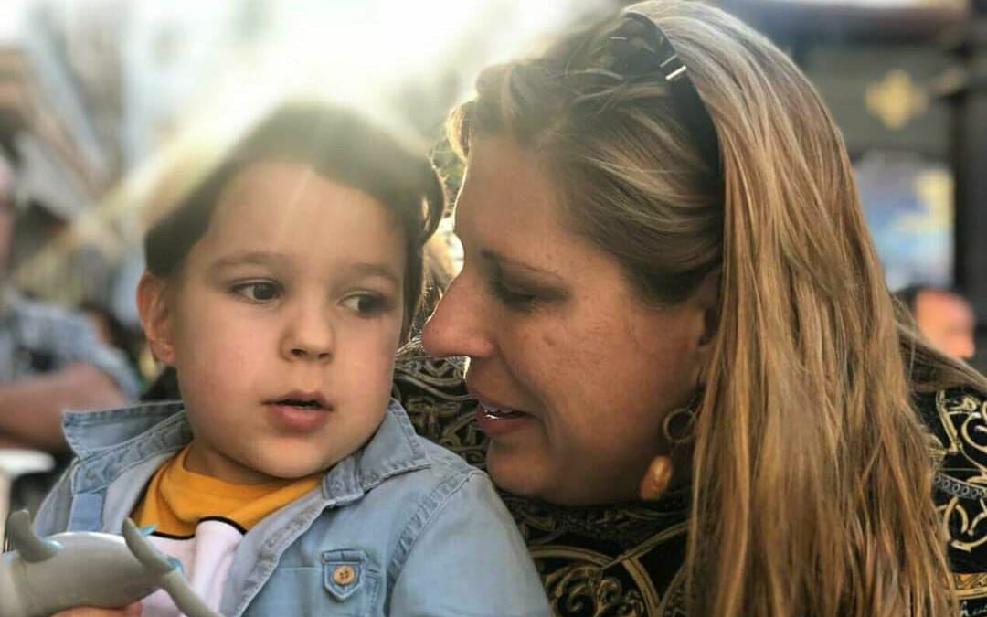 Silvia, la madre de Pablo: «Mi hijo sufre una enfermedad única en el mundo y necesitamos que la investiguen»